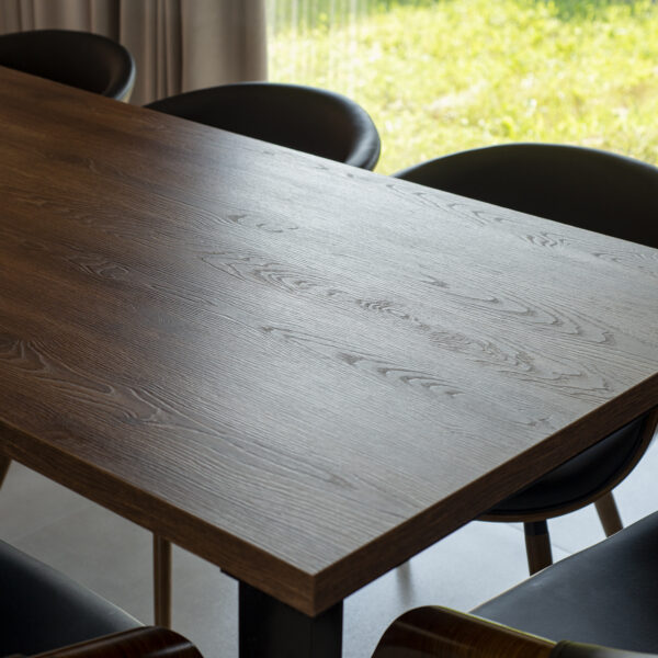 Cleaf Pembroke - stół z płyty meblowej Forner