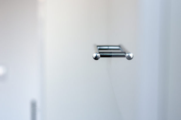 Czarne i białe fronty na wysoki połysk